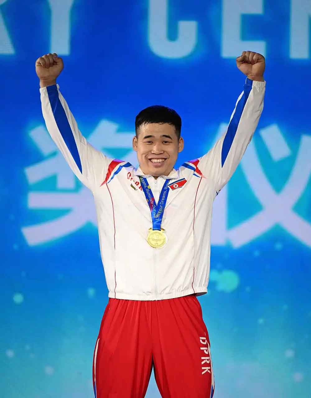 World weightlifting aces (2)